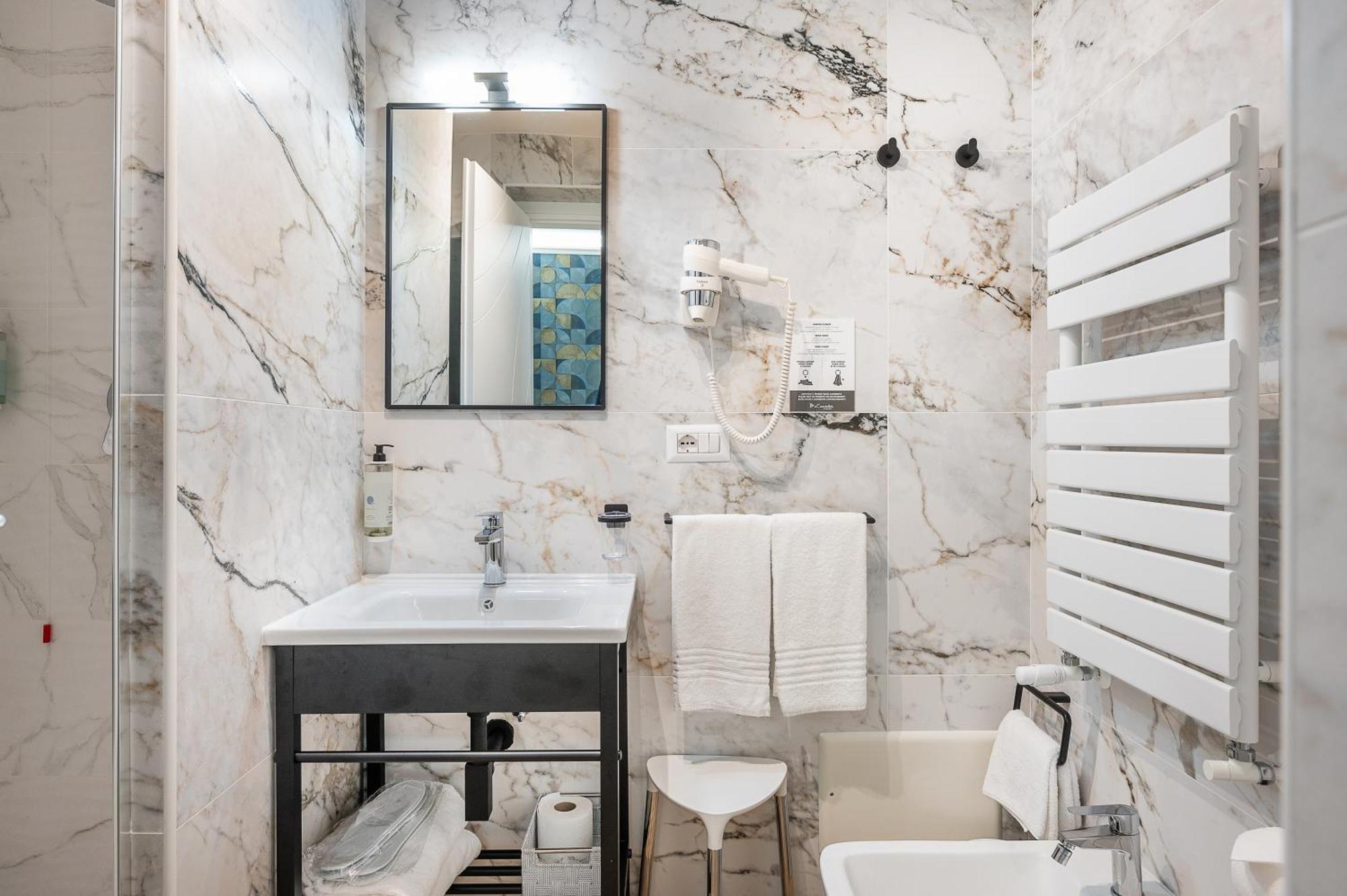 Colonna Inn Рим Екстериор снимка